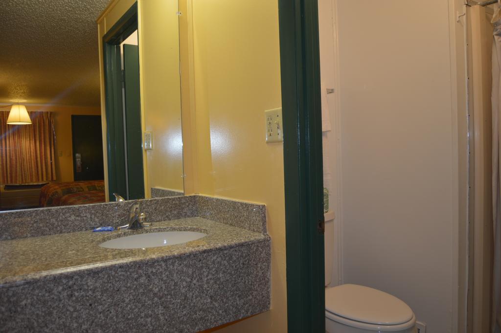 Travel Inn Weatherford Номер фото